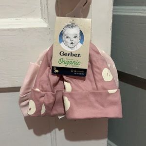 baby hat and mittens